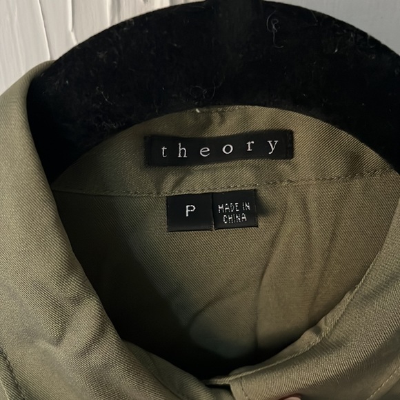 Theory Dolsen Elegance Green Blouse shirt - Picture 4 of 5